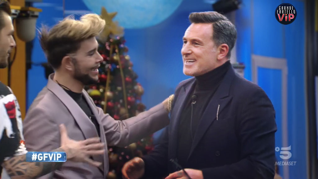 filippo nardi grande fratello spocchiello accessorio giacca